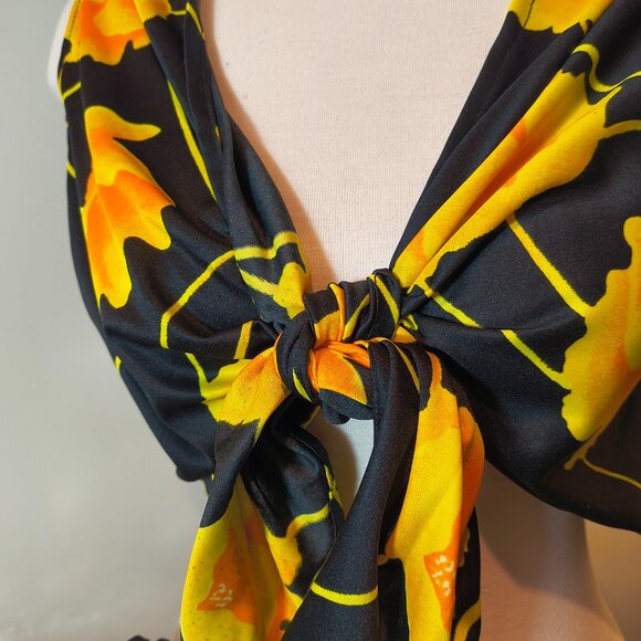 Beach Floral Wrap Top - Picture 2 of 4